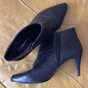 Gianni Bini Sleek Black Heeled Boots